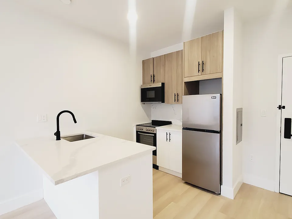 297 Forrest St #302