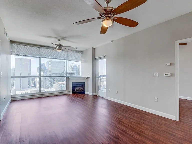 300 W Beech St #2101 — Photo 7