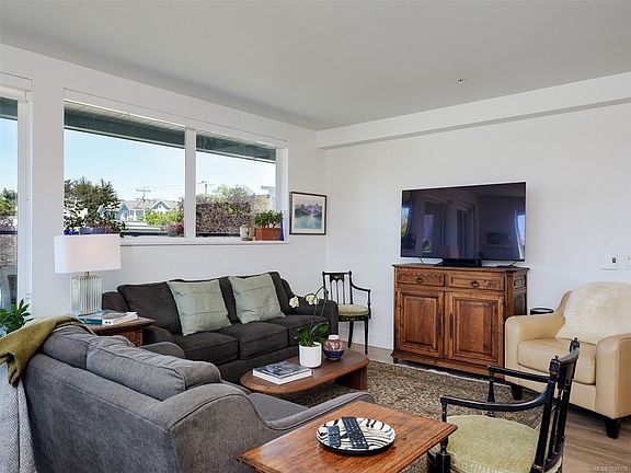 4th image of 2461 Sidney Ave #201