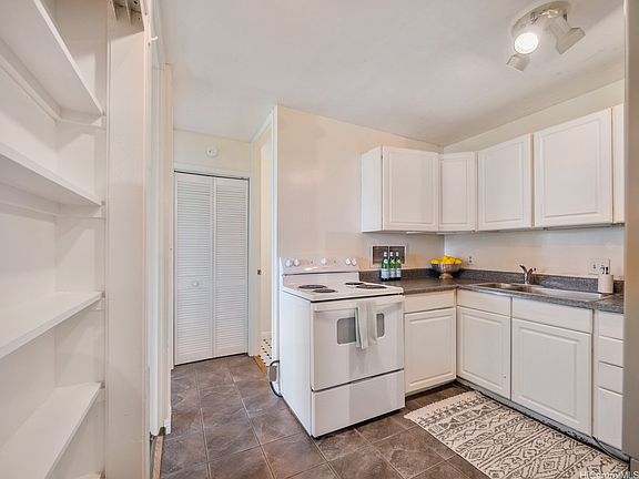 4th image of 1600 Wilikina Dr APT C404