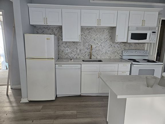 5th image of 6873 Saline Dr #61-10