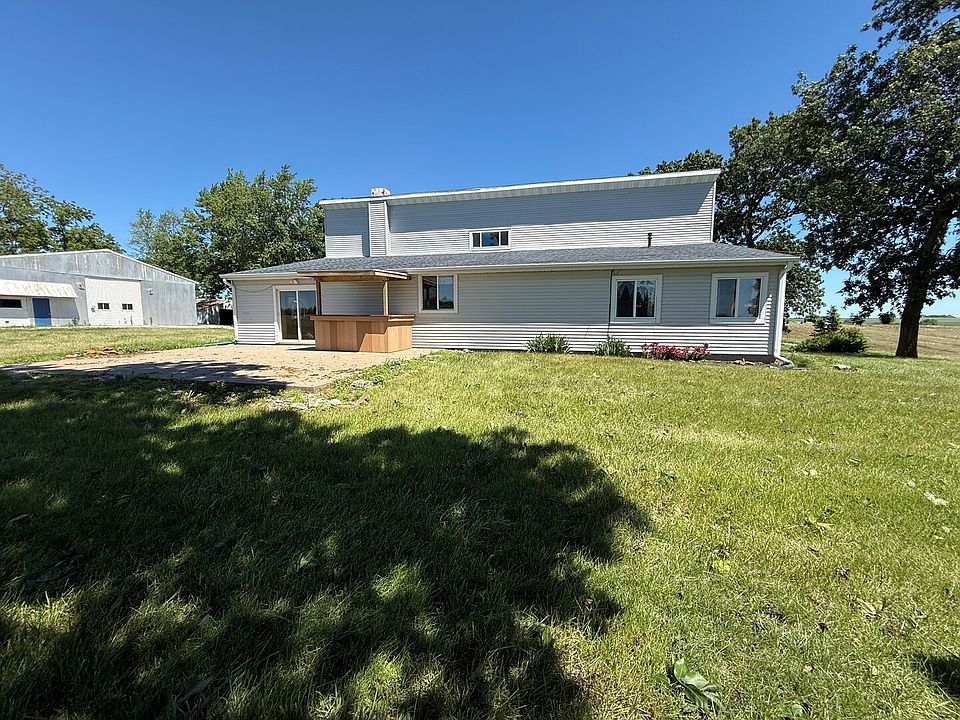 1st image of 2093 Spicer Ave