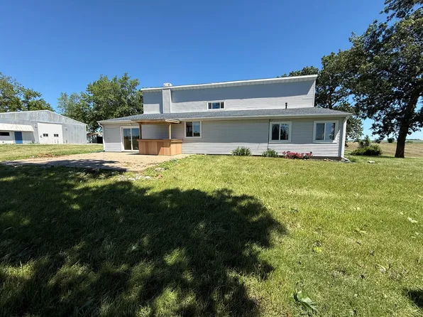 2093 Spicer Ave, Wilton, IA 52778