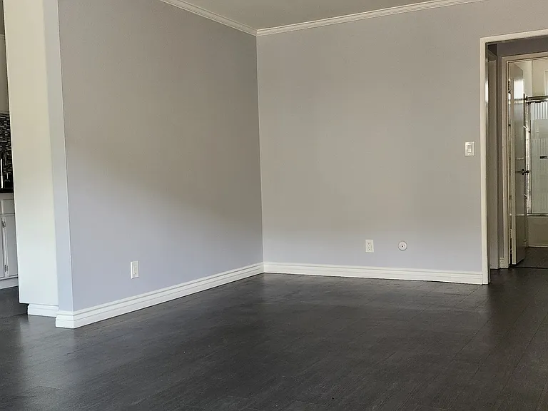 13751 Oxnard St #106 — Photo 3