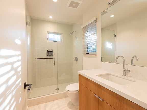 5th image of 14748 Aburbank Blvd #115