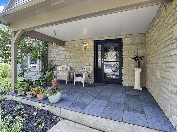 4th image of 7582 Deer Creek Dr