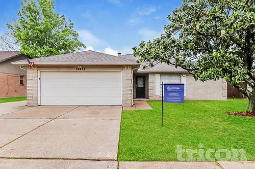 14831 Waterside Dr Photo 1