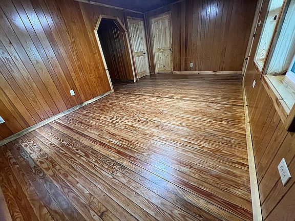 5th image of 147 Holly Hills Dr
