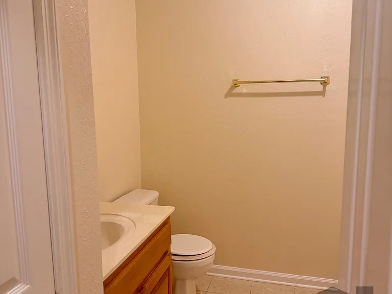 411 E Roosevelt Ave #B — Photo 7