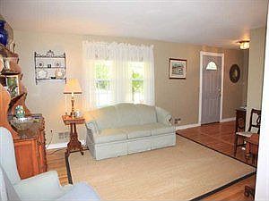 4th image of 219 Mulberry Dr