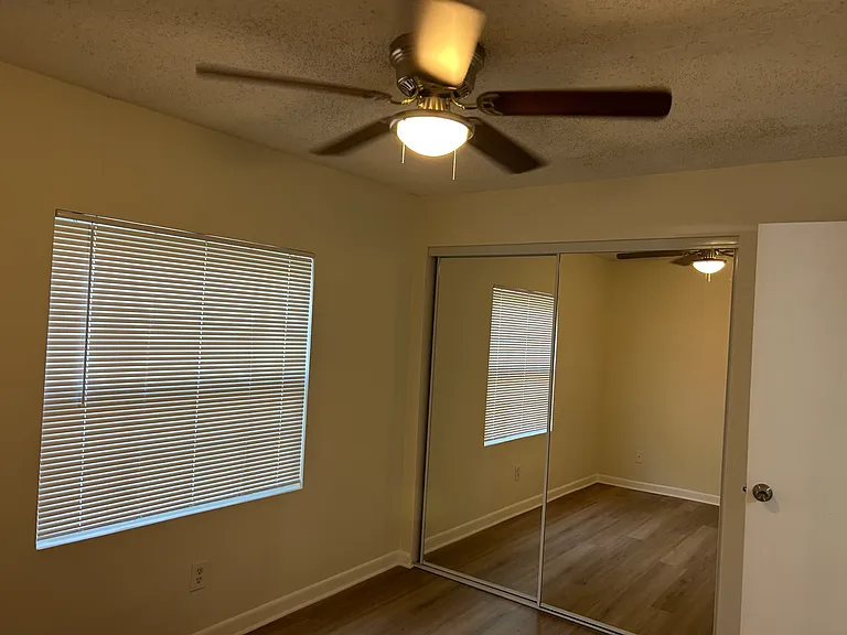 1218 Hickman Rd #13 — Photo 17