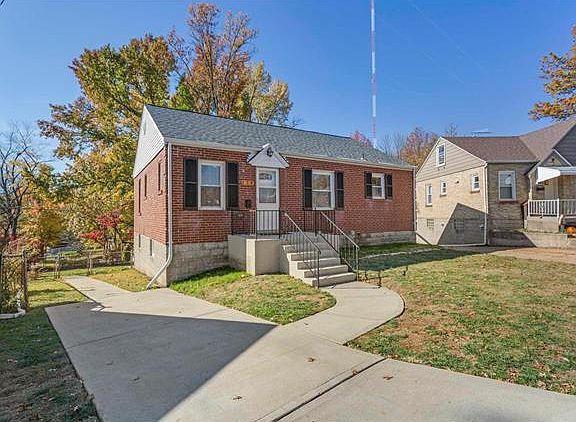 3rd image of 174 Lemay Gardens Dr