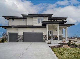 12411 W 182nd Ct, Overland Park, KS 66013