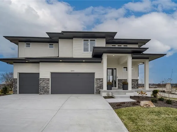 12411 W 182nd Ct, Overland Park, KS 66013