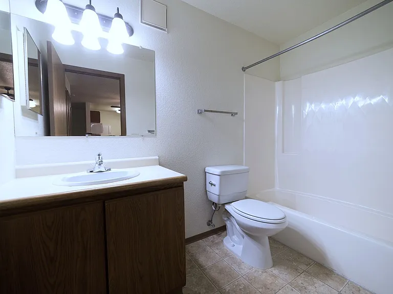 Golden Creek Apartments — Photo 23