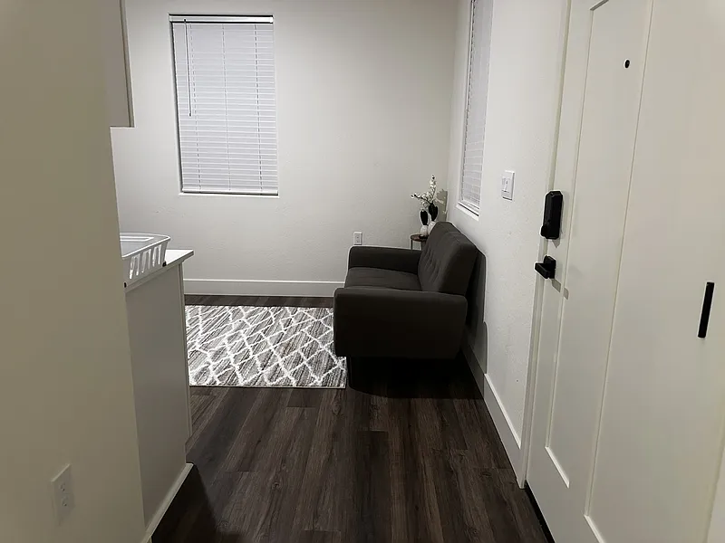 1 bed, 1.0 bath, $1,200 — Photo 4