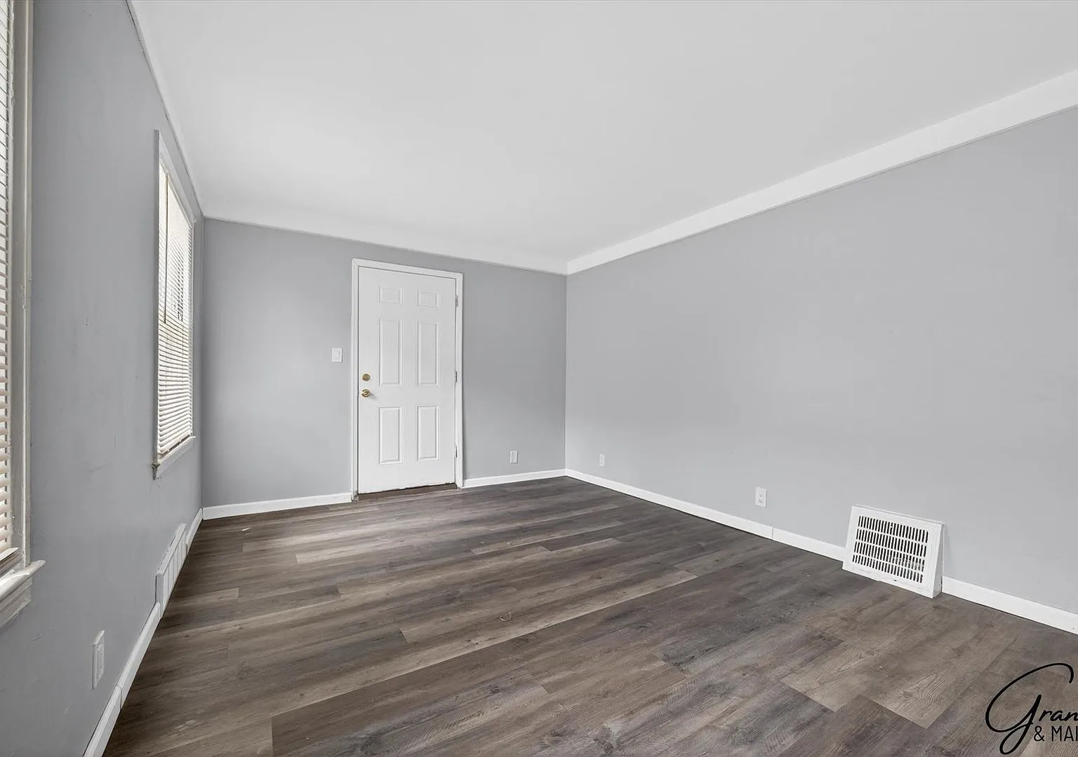 $1100 2 bedroom ranch — Photo 4