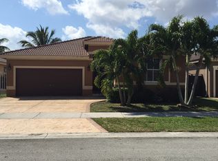 7848 NW 197th St, Hialeah, FL 33015
