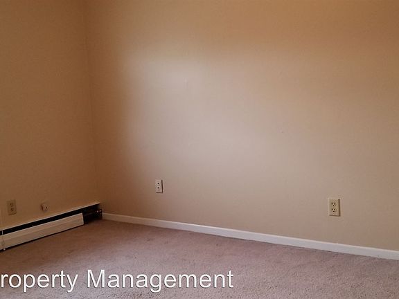 5th image of 1007 Charlotte Dr APT C