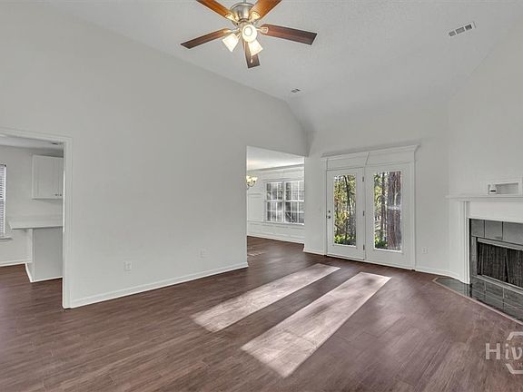 3rd image of 434 Roberts Way