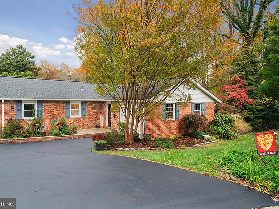 5th image of 4217 N Valiant Ct