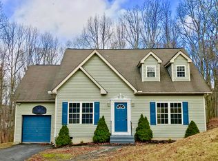 130 Depue Cir, Bushkill, PA 18324