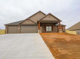 745 Douglas St, Pea Ridge, AR 72751