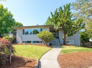 11870 SW Hillcrest Ct, Beaverton, OR 97008