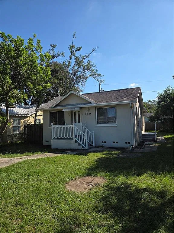 2 bed, 1.0 bath, 720 sqft, $1,700 — Photo 1
