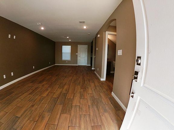 3rd image of 313 N G St #2