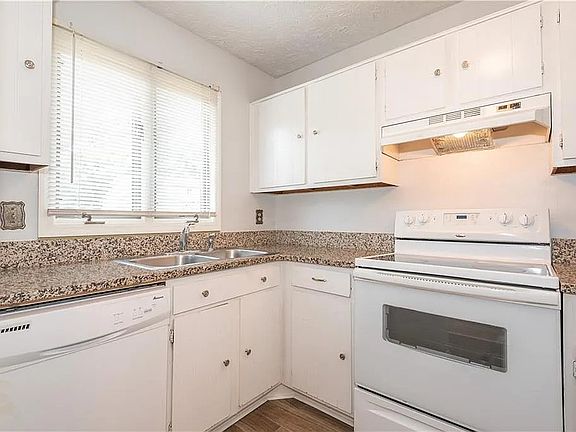 4th image of 1723 Wynndowne Trl SE