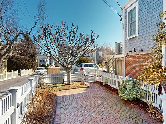 5th image of 12 Franklin Street UNIT 2