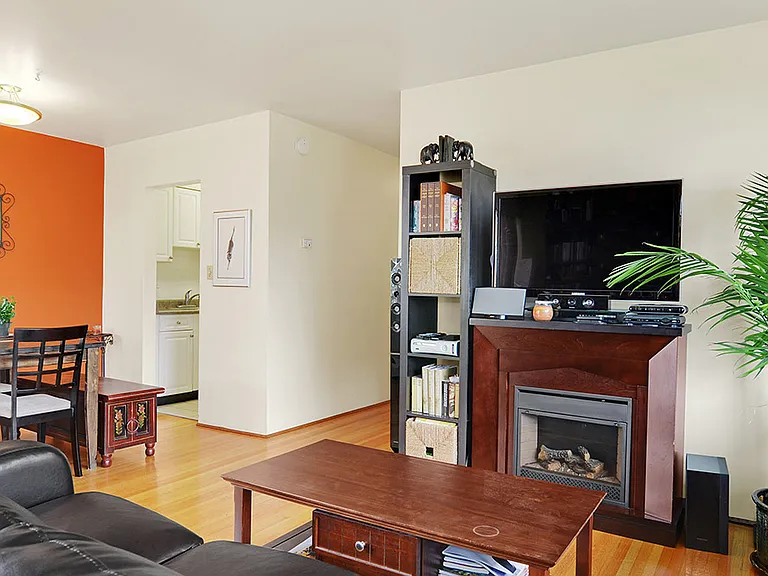 1370 Clyde Ave #405 — Photo 6