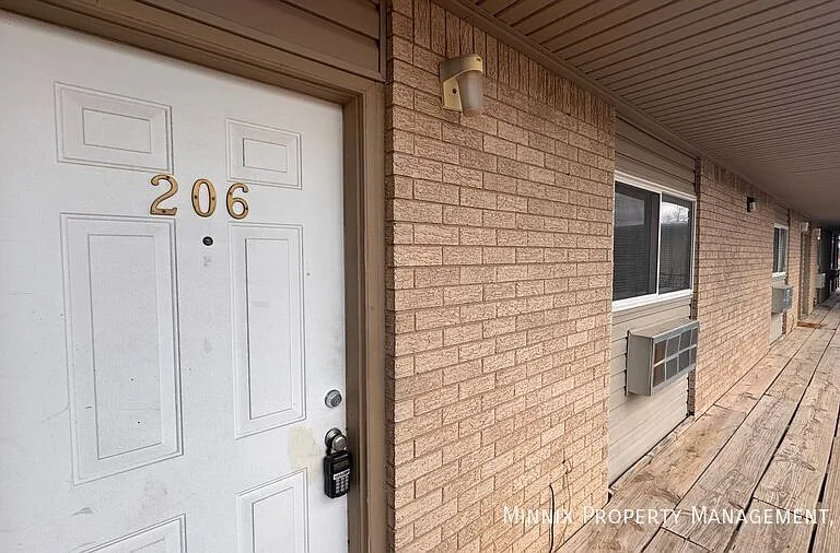 711 S Austin Ave #206 — Photo 5