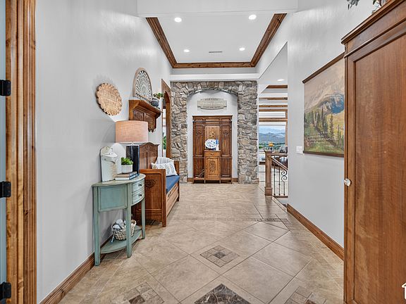 5th image of 2093 N Lone Rock Dr