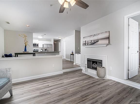 4th image of 108 Pier 33 Dr Unit 402