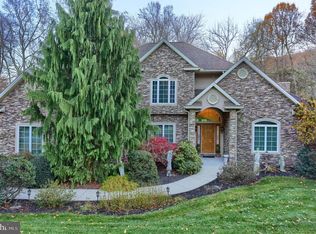 652 Hunters Ln, Lewisberry, PA 17339