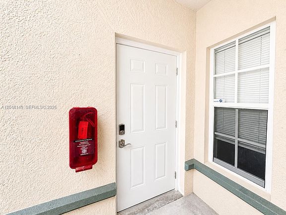 4th image of 2452 Centergate Dr APT 102