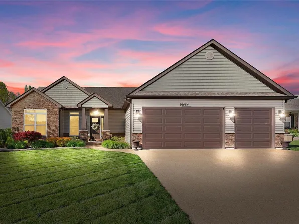 10484 Fairway Dr, Foristell, MO 63348