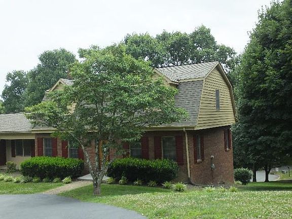 2nd image of 1901 Millbrook Dr