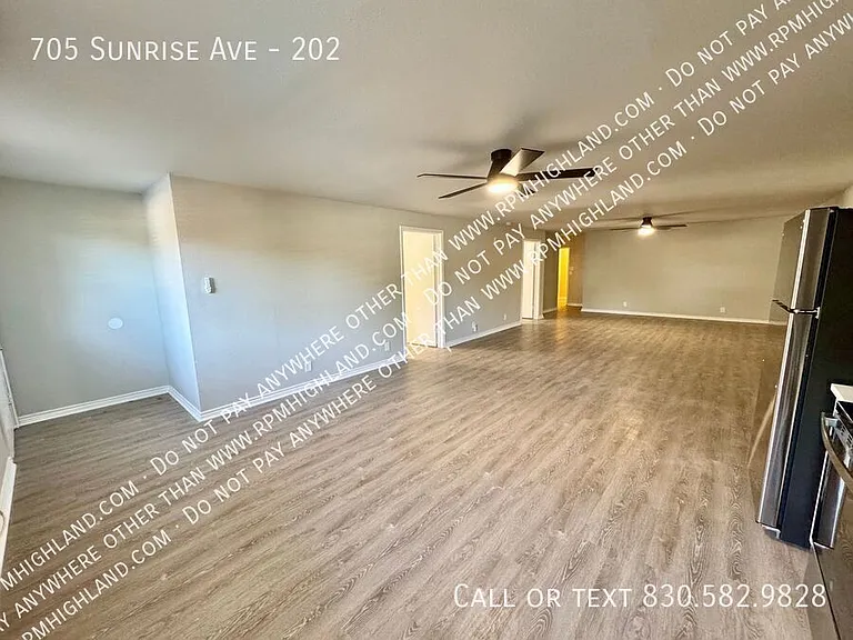 705 Sunrise Ave #202 — Photo 4