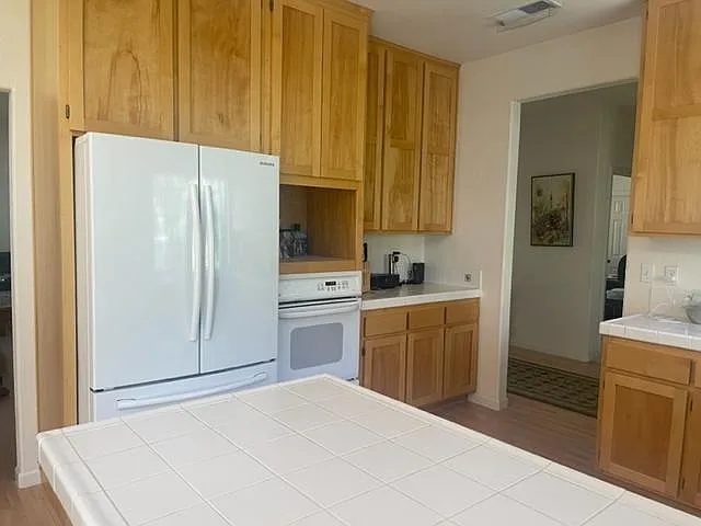 727 Amherst Cir — Photo 9