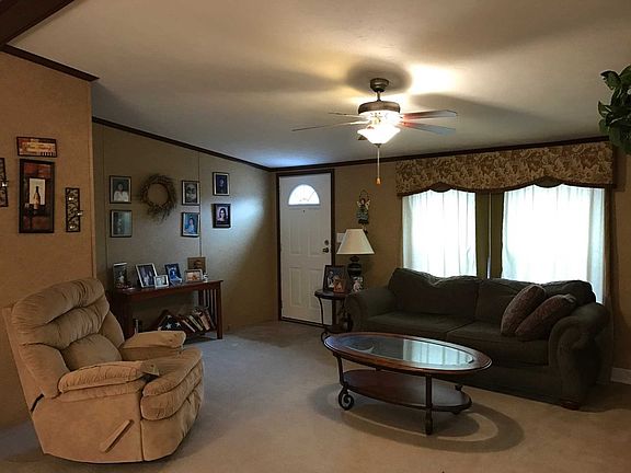 3rd image of 20 Deerhaven Ln