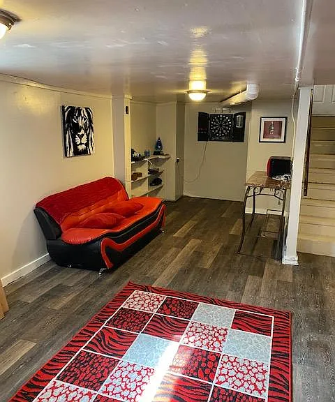 4748 Meredith Ave — Photo 10