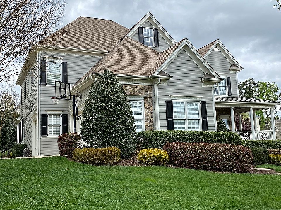 2nd image of 520 Bexley Bluff Ln