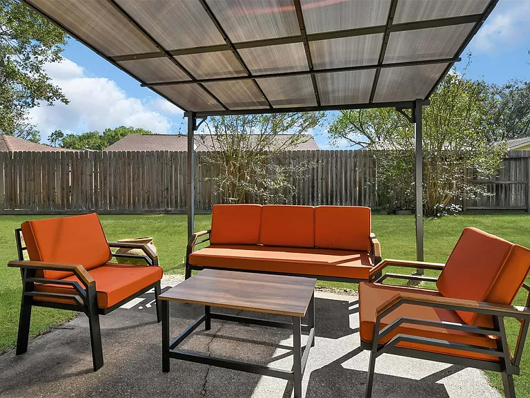 14102 Sylvia Dr — Photo 8