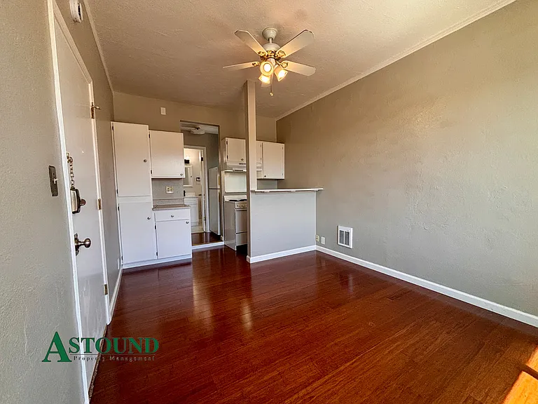 62 Oakes Blvd #5 — Photo 2