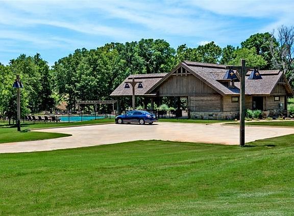3rd image of Bay Creek Ln