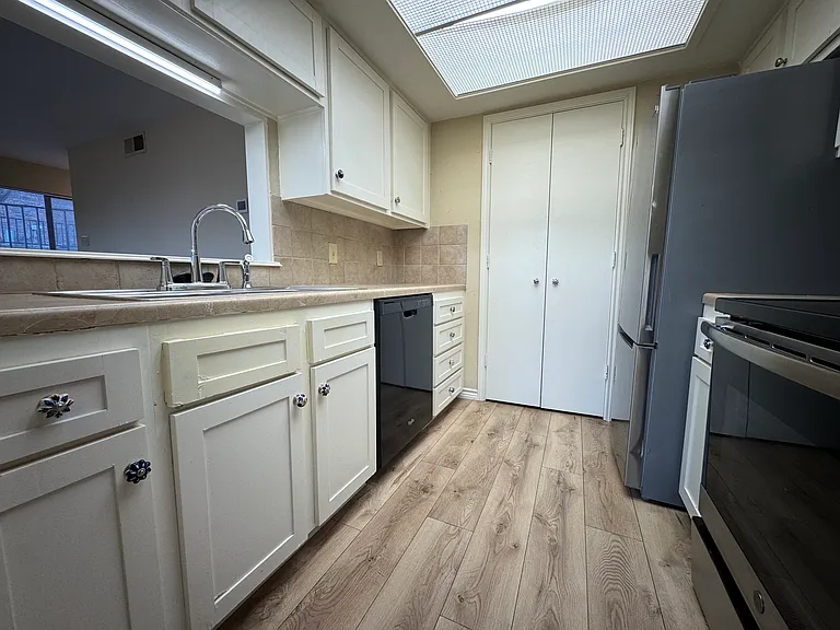1121 Signal Ridge Pl — Photo 14