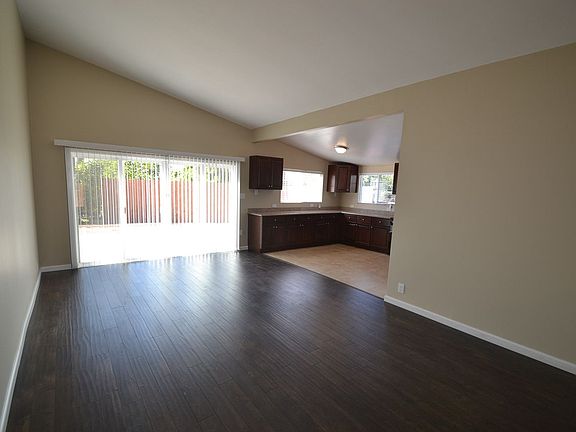 2nd image of 961 Kingsley Cir